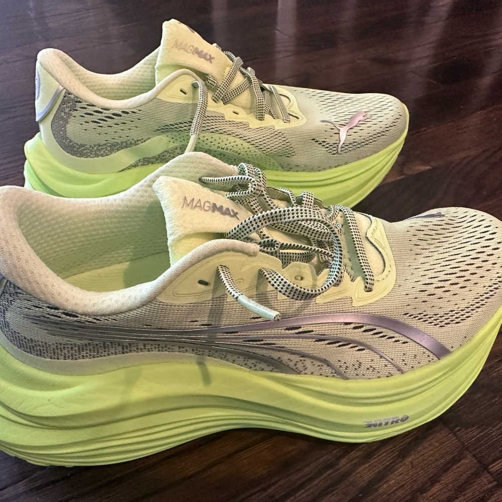 Puma Magmax Nitro Running Shoes in Fizzy Apple- Silver
